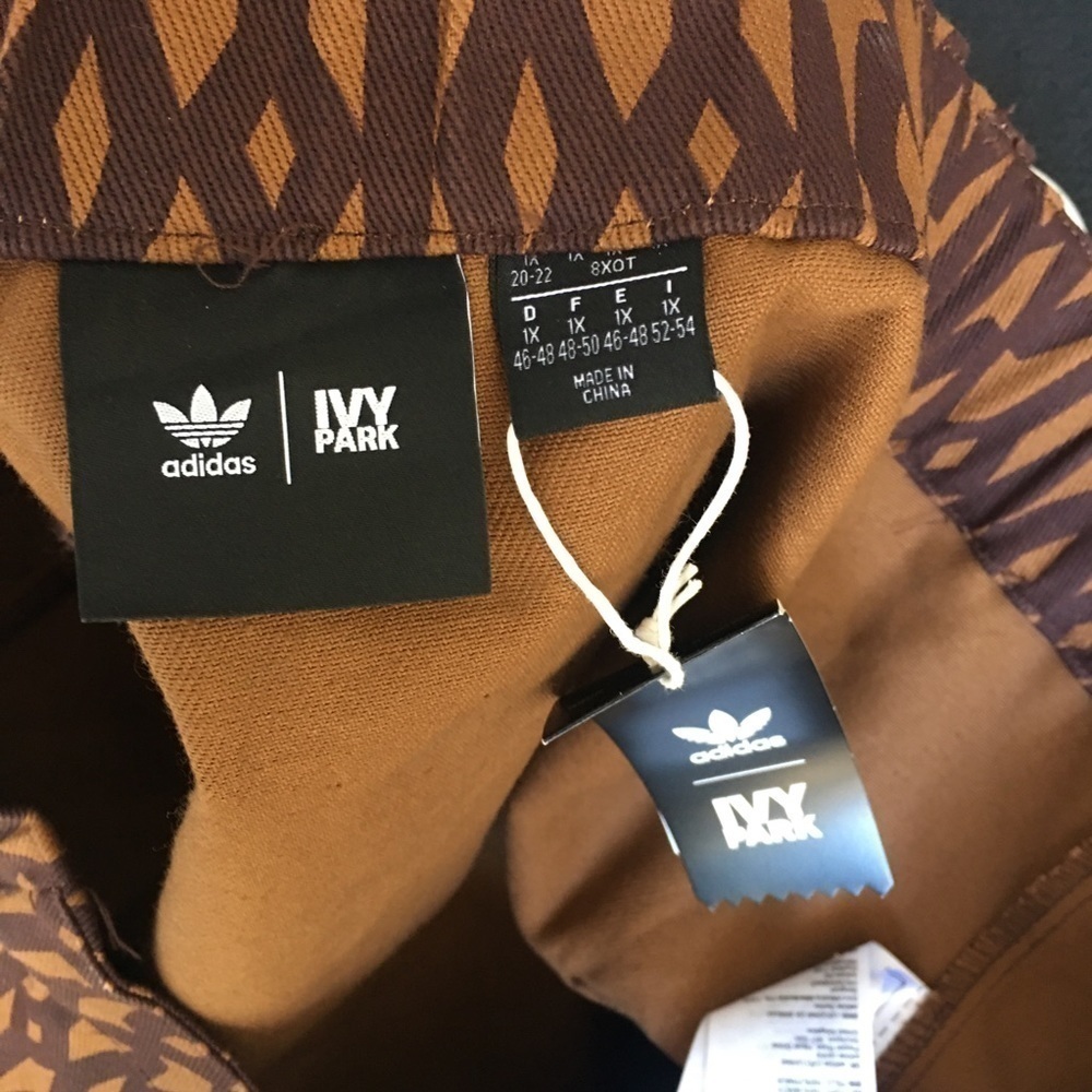 RARE NWT IVY PARK x Adidas Monogram Cargo Mini Skirt Brown Tan Size 1X - Picture 12 of 13